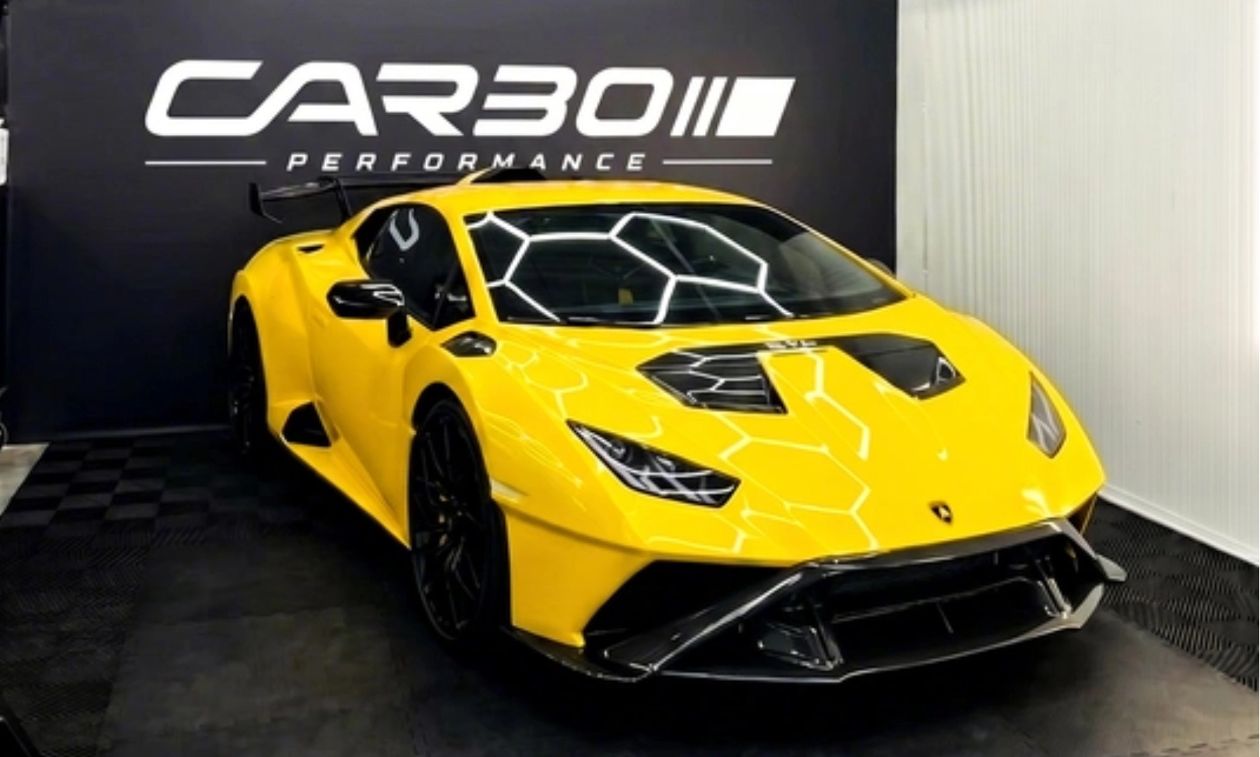 Premium Car Wrapping Belgium - Carbo Performance Luxury Wrap